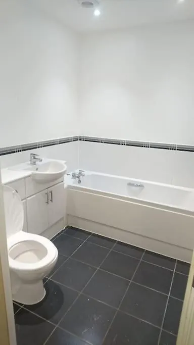 Heathrow Airport Bedfont Lakes 2 Bedroom Apartment London United Kingdom