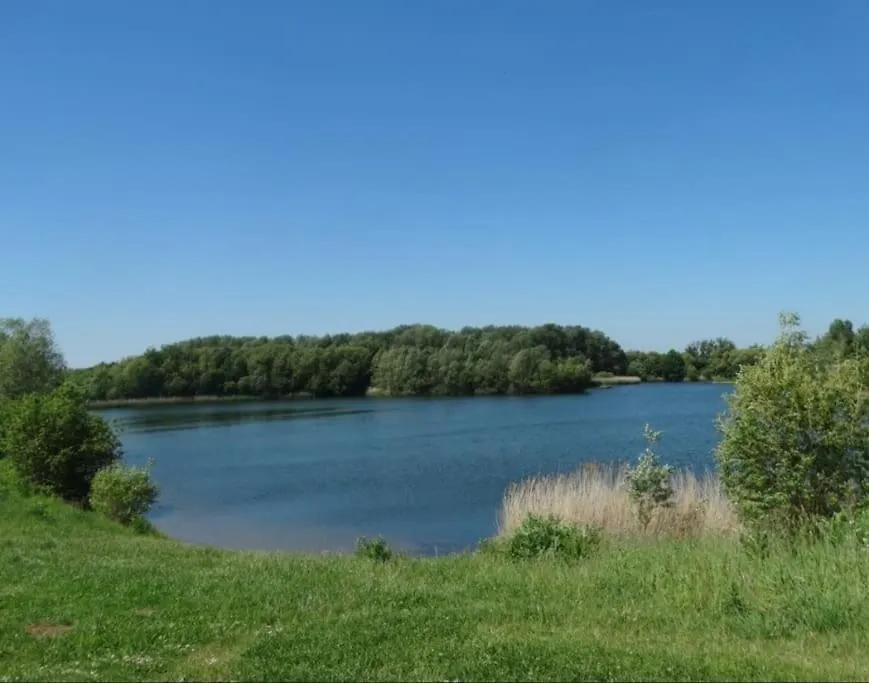 Heathrow Airport Bedfont Lakes 2 Bedroom Apartment London 0*,