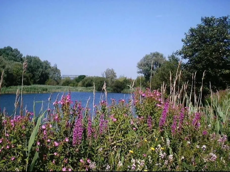 Heathrow Airport Bedfont Lakes 2 Bedroom Apartment London United Kingdom