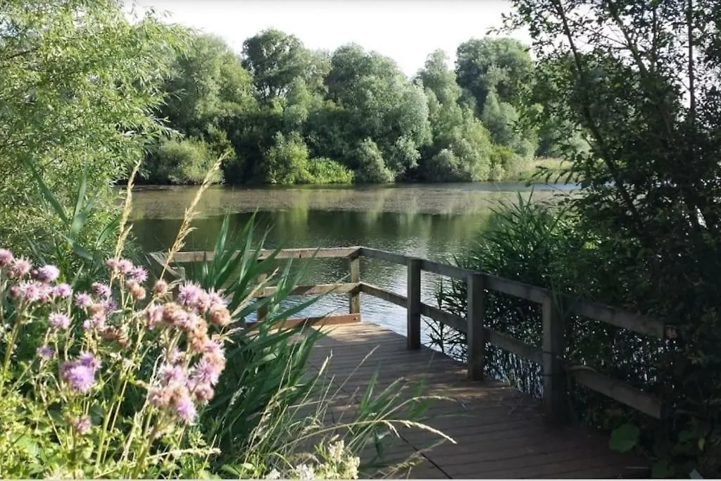 Heathrow Airport Bedfont Lakes 2 Bedroom Apartment London 0*,  United Kingdom